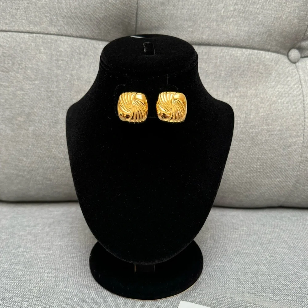 ✨🆕CLARA Gold Earrings | Stainless Steel 18K PVD Gold✨ - Picture 12 of 17